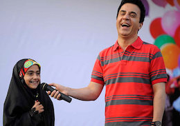 آرمیتا در کنار عمو پورنگ /عکس آرمیتا در کنار عمو پورنگ