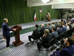 رهبری بر عملکرد انقلابی رسانه ملی تاکید کردند/ غزل «ما هستیم» هدیه به رهبر انقلاب دیدار مدیران صداوسیما با رهبر انقلاب