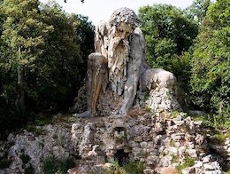 مـردی که به کوه چسبیده است!/عکس مجسمه کلوسوس