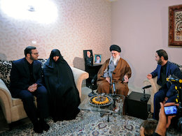 جای خوش هانیه در آغوش پدربزرگ رهبری-شهید همدانی