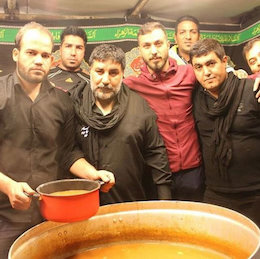 نذری هم زدن بازیکنان پرسپولیس/تصاویر  بازیکنان پرسپولیس در ایستگاه صلواتی