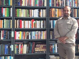 کتابفروشی نیم متری در تهران!+تصاویر کتابفروشی