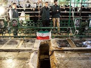 تدفین شهید کریمی در امامزاده علی‌اکبر چیذر 