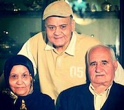 اکبر عبدی و پدر و مادرش