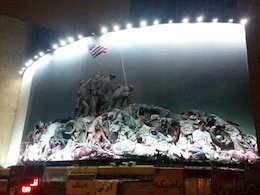 داستان یک پرچم در میدان ولیعصر /عکس داستان یک پرچم