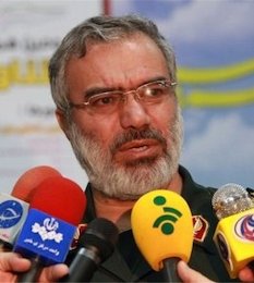 دریادار فدوی: در صورت نیاز ضربات جبران ناپذیری به سعودیها وارد میکنیم فدوی/2