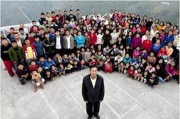 عکس: مردی که در یک سال ۱۰ بار ازدواج کرد!/ ۳۹ همسر زیر یک سقف 39 همسر