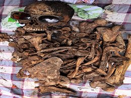 مراسم تمیز کردن مردگان!+تصاویر(۱۶+) مراسم تمیز کردن مردگان