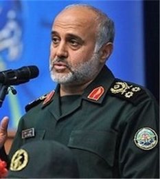 هم خائنین و هم سادهاندیشان دنبال بزک کردن چهره آمریکا هستند سرلشکر رشید/2