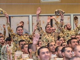 عفو گروهی از سربازان فراری توسط رهبرانقلاب سربازان43