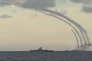شلیک کروز از دریای خزر به سمت داعش/عکس  موشک کروز