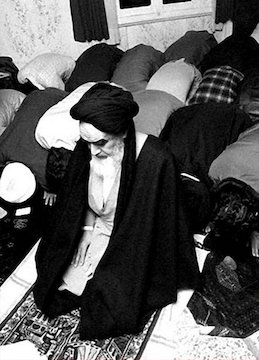 نمازجماعت امام در پاریس/عکس نمازجماعت امام در پاریس