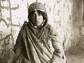 تصاویر نایاب و تاریخی از زنان و دختران ایران در ۱۲۰ سال پیش!