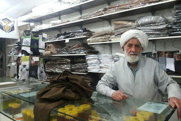 ۲۵ سال خیاطی برای آیتالله بهجت+عکس   عبدالامیر فاضل