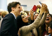 سلفی زنان سوری با نخست‌ وزیر کانادا