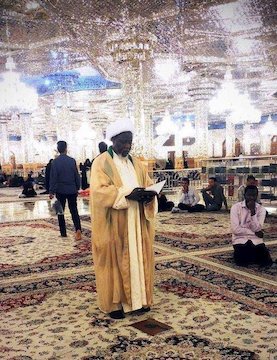 شیخ زکزاکی در حرم رضوی/عکس شیخ زکزاکی