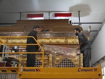 مونتاژ ضریح جدید حضرت عباس(ع)/تصاویر  ضریح جدید حضرت عباس(ع)