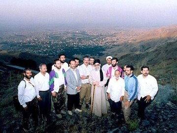 مایحتاج اولیه زندگی رهبر انقلاب توسط چه کسی تهیه میشود؟  کوهنوردی رهبرانقلاب