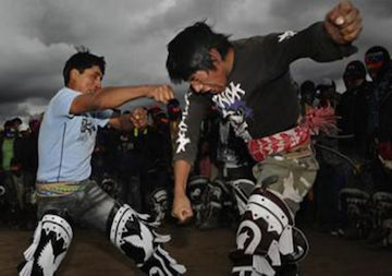 جشنی هولناک برای خالی کردن عقدهها!+تصاویر  جشن عجیب