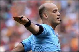 واکنش جالب و نادر یک داور فوتبال!/عکس یاسین حروش