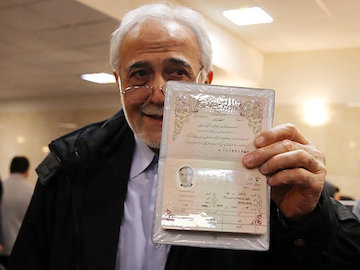 حرف های انتخاباتی مان را به زودی می زنیم/ با مشورت خانواده در انتخابات ثبت نام کردم پرویز داوودی