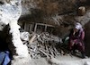کودکان مظلومی که به غار پناه بردهاند