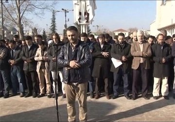 عکس/نماز میت غیابی! نماز میت غیابی