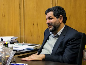 همسرم فرزندآوری را مانع تحصیل نمیدانست؛ با وجود سه فرزند، دانشجوی ممتاز شد تقی پور/1