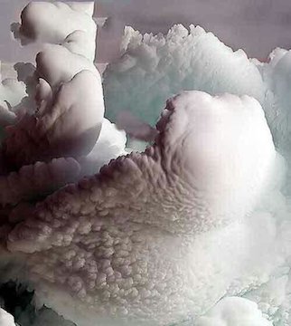 عکسی شگفت انگیز در ارتفاع ۱۸ هزار پایی! ابرها