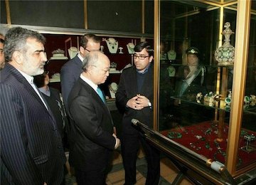 آمانو در موزه جواهرات ایران