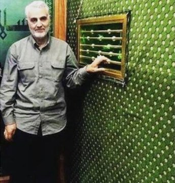 حاج قاسم سلیمانی در حرمین عسگریین/عکس  قاسم سلیمانی