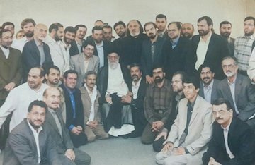 بازیگر مشهور در کنار رهبر انقلاب/عکس رهبرانقلاب و هنرمندان