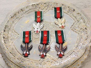 اعطای نشان فتح به فرماندهان نیروی دریایی سپاه