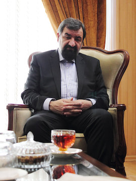 ملک سلمان جای صدام نشسته و در هوس بلعیدن بحرین و قطر است محسن رضایی