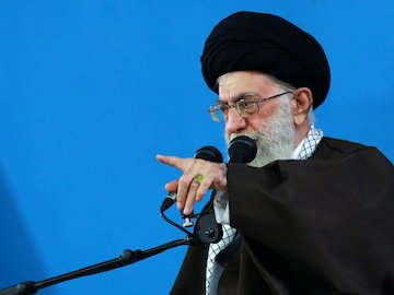 دوقطبی مجلسِ«دولتی- ضددولتی» دروغین است/ تکرار ادبیات«تندرو- میانهرو» هدف دشمن را تأمین میکند رهبری