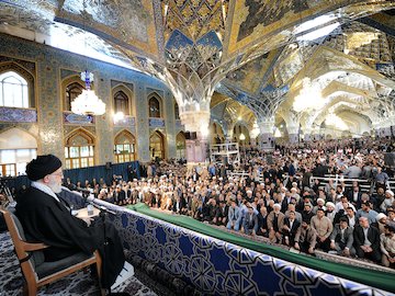 کنار آمدن با دولت آمریکا به معنای قبول تحمیلهای آن دولت است رهبری/1