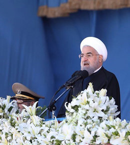 آنکه میگوید به قدرت سخت نیاز نداریم "سادهلوح" است/ امنیت امروز مرهون ارتش قوی، سپاه مقتدر و بسیج دلاور است روحانی/2