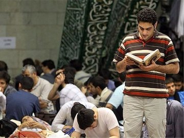 اجرای برنامه های مختلف دینی و فرهنگی در مراسم اعتکاف اعتکاف/1