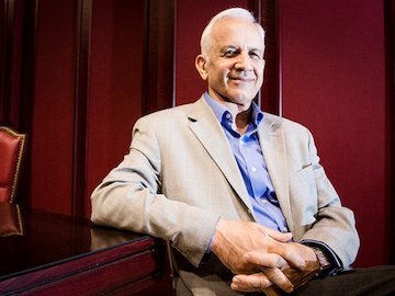 آمریکا سرِ ما کلاه گذاشت!
 علی نقی مشایخی/1