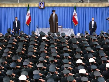 امنیت اخلاقی مهم است/دشمن بهدنبال ایجاد دوقطبی در جامعه است رهبری1.jpg