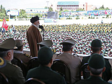 دستور رهبر انقلاب به پاسداران هنگامسخنرانی رهبری-دانشگاه امام حسین