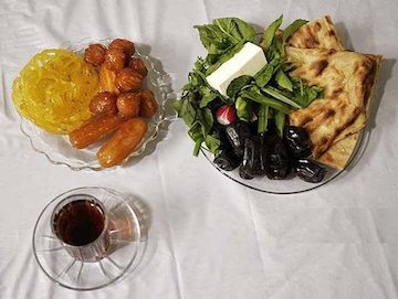 بین افطار و شام فاصله نیندازید/ گرسنگی مفیدترین داروهاست افطار.jpg