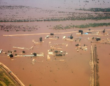 کدام روایت از وضعیت سیلزدگان خوزستان واقعیت دارد؟ سیل