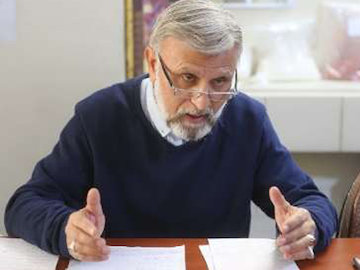 گروکشی سیاسی در خانۀ احزاب رئوفیان