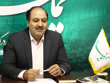 مجریان ۲۰۳۰، خائن به فرهنگ و مذهب ایران اکبر رنجبرزاده