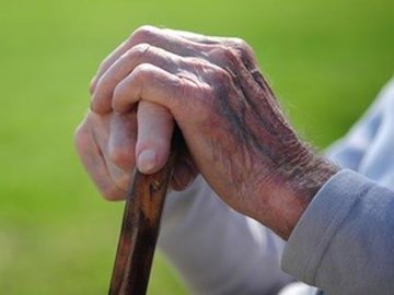 تخفیف ۹۰ درصدی بلیت اتوبوس و مترو برای سالمندان سالمند.jpg