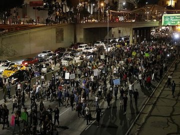 تظاهرات اعتراضی علیه ترامپ سراسر آمریکا را فراگرفت اعتراضات امریکا43