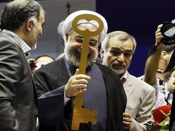تعلل دولت در اجرای فرمان اشتغالی رهبری/ رکود و بیکاری شرمساری ندارد؟ کلید روحانی