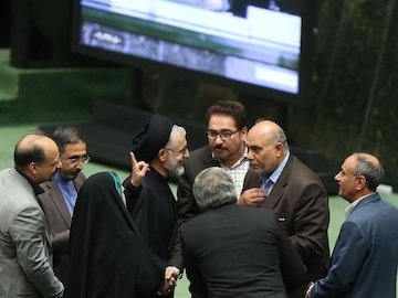 اگر دولت احساس مسئولیت میکند، باید ابتکار را به دادگاه بکشاند مجلس