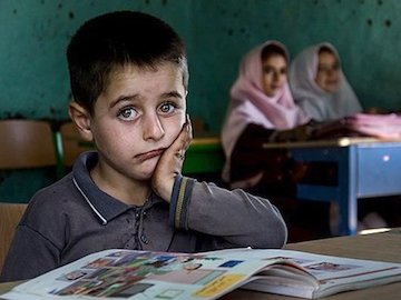 سرایت یأس از خانواده به کودکان/ریشه رفتارهای پرخطر دانشآموزان دانش آموز